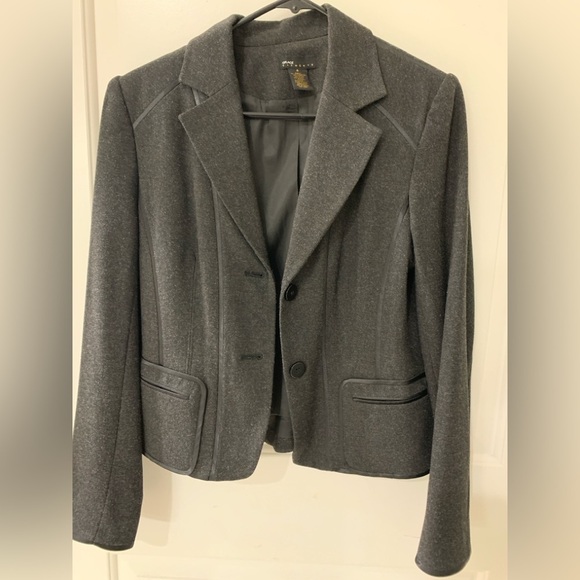 Grace Elements size 4 Grey and Black suit coat. P2P 18 - Picture 3 of 4